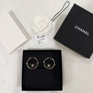 CHANEL 23C Earrings
